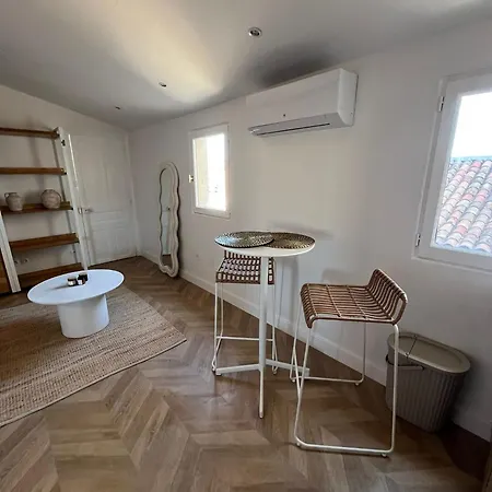 Centre De Apartment